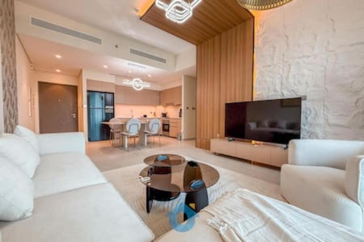 5603gr Ultra Modern Two Bedroom In Downtown Apartment