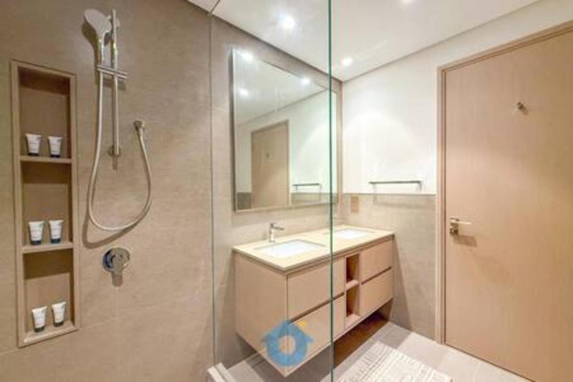 5603gr Ultra Modern Two Bedroom In Downtown Apartment