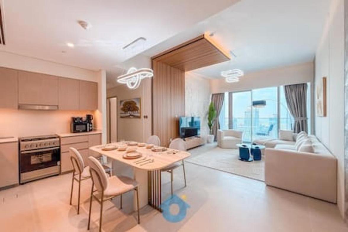 5603gr Ultra Modern Two Bedroom In Downtown